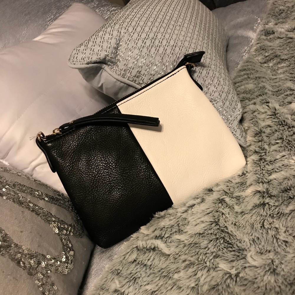 NWOT Charming Charlie Black and White Crossbody Bag Purse